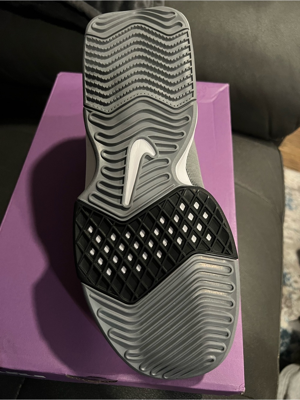 Gray and Black Athletic Sneakers LeBron Witness 10.5 men’s - Picture 5 of 7
